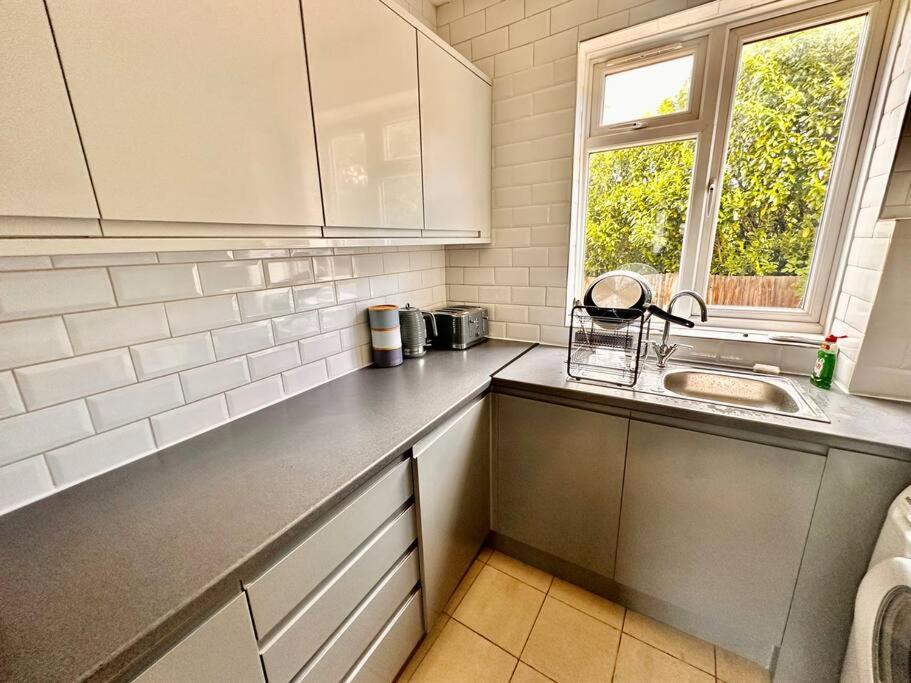 5 Bed Property In Se12 伦敦 外观 照片