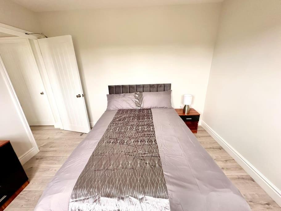 5 Bed Property In Se12 伦敦 外观 照片